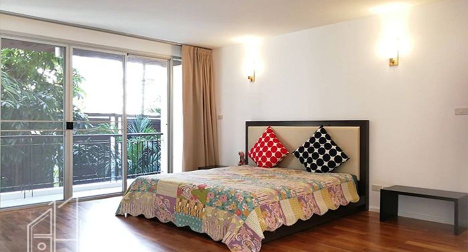 For rent 3 bedrooms condo in Watthana, Bangkok