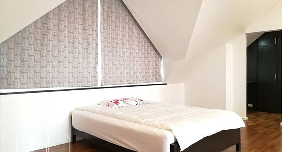 For rent 4 bedrooms condo in Watthana, Bangkok