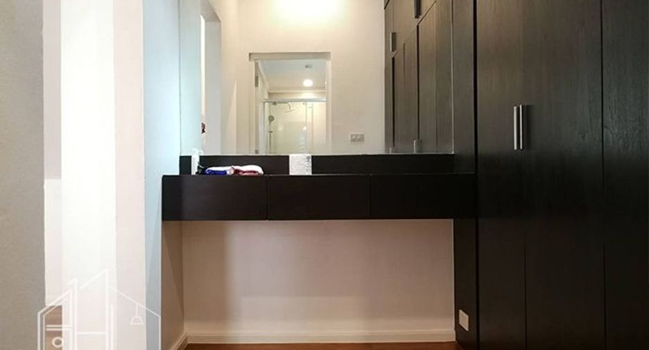For rent 4 bedrooms condo in Watthana, Bangkok