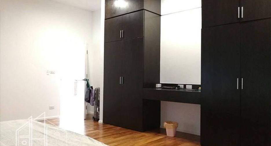 For rent 4 bedrooms condo in Watthana, Bangkok