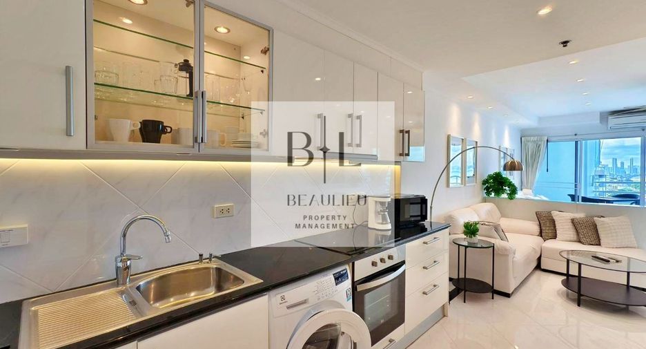 For rent studio condo in Pratumnak, Pattaya