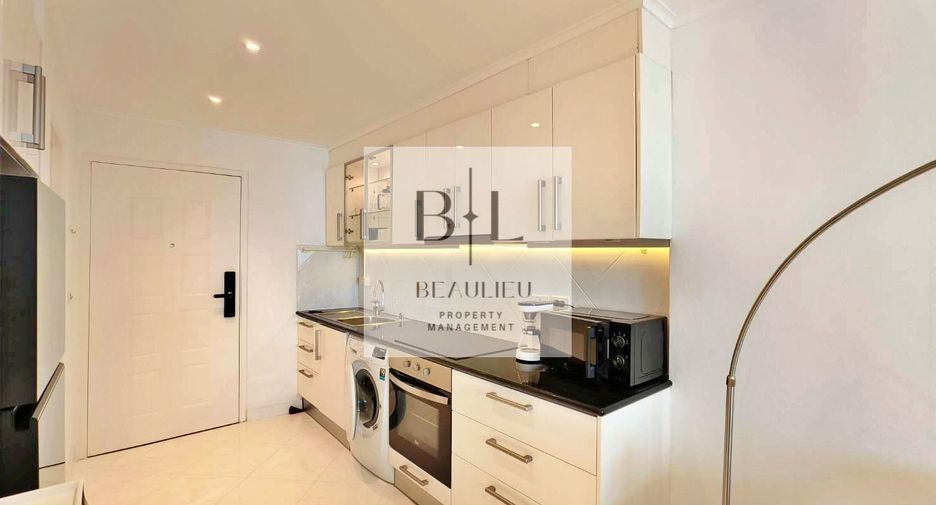 For rent studio condo in Pratumnak, Pattaya