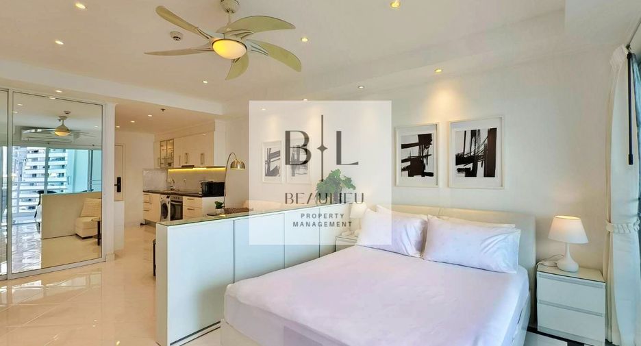For rent studio condo in Pratumnak, Pattaya