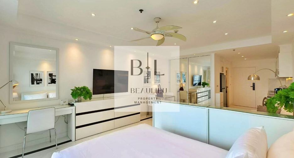 For rent studio condo in Pratumnak, Pattaya