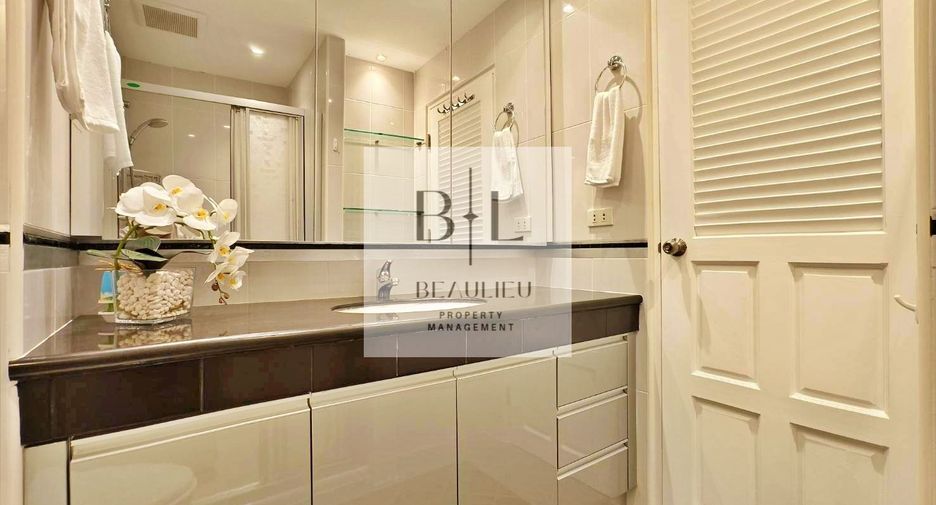 For rent studio condo in Pratumnak, Pattaya