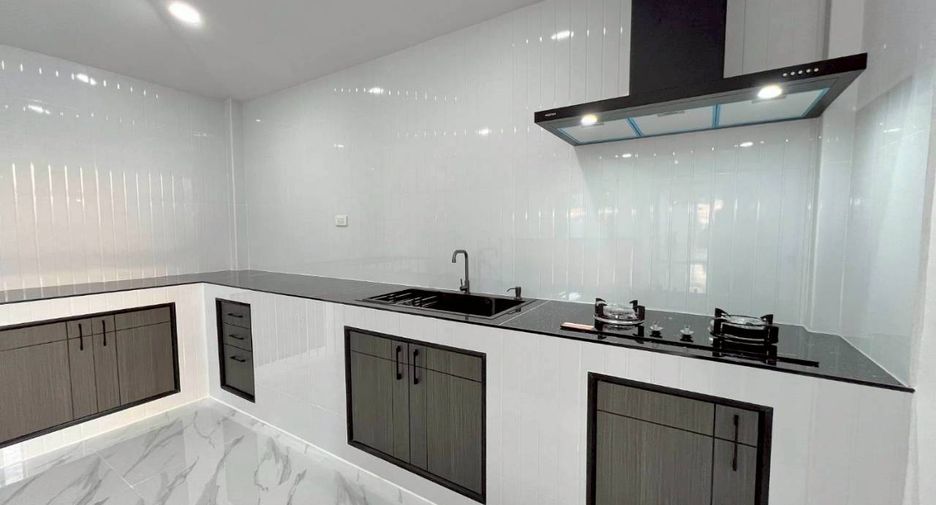Casa en venta de 3 habitaciones en Mueang Phuket, Phuket