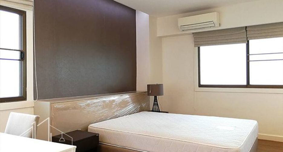 Condo en alquiler de 3 habitaciones en Watthana, Bangkok