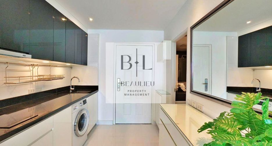 For rent studio condo in Pratumnak, Pattaya