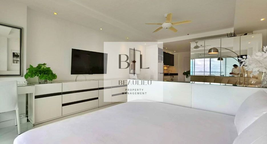 For rent studio condo in Pratumnak, Pattaya