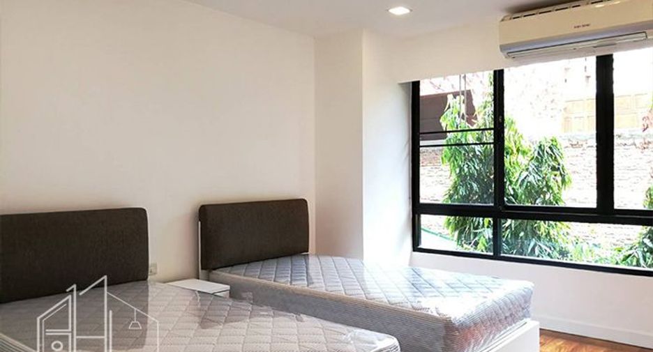 For rent 2 bedrooms condo in Watthana, Bangkok