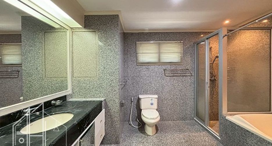 Wohnung zur Miete mit 3 Zimmer in Khlong Toei, Bangkok
