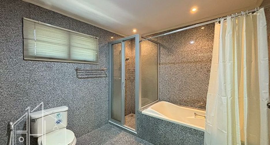 Wohnung zur Miete mit 3 Zimmer in Khlong Toei, Bangkok