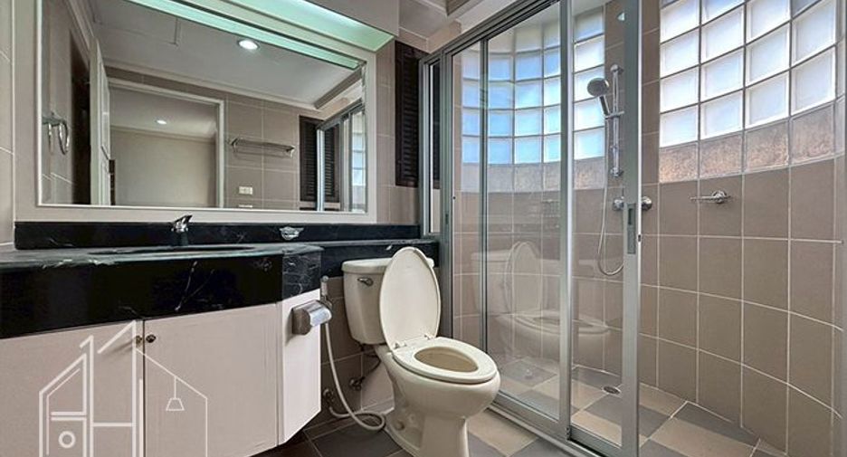 Wohnung zur Miete mit 3 Zimmer in Khlong Toei, Bangkok