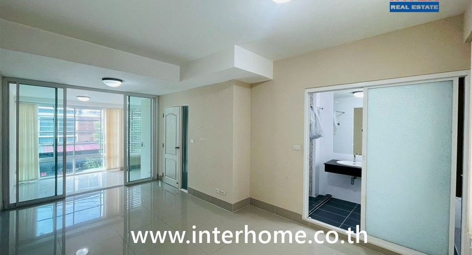 For sale 4 bedrooms townhouse in Chom Thong, Bangkok