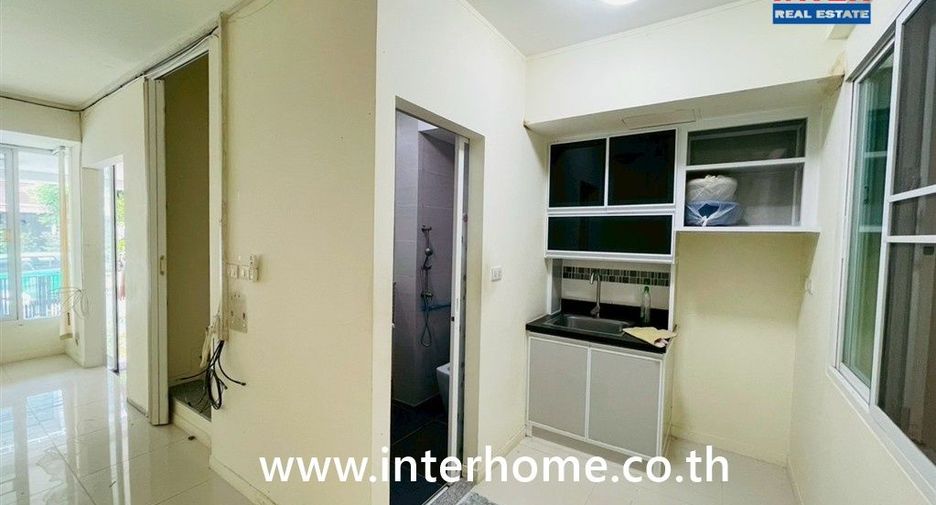 For sale 4 bedrooms townhouse in Chom Thong, Bangkok