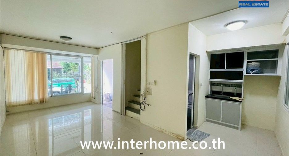 For sale 4 bedrooms townhouse in Chom Thong, Bangkok