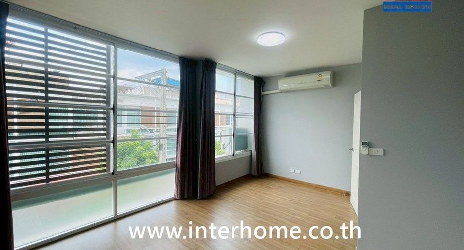 For sale 4 bedrooms townhouse in Chom Thong, Bangkok