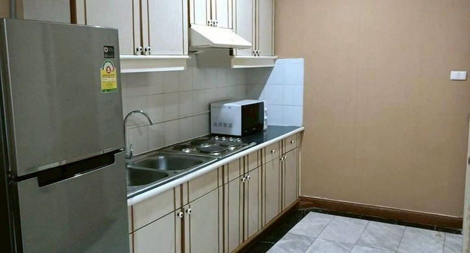 For rent 2 bedrooms condo in Watthana, Bangkok