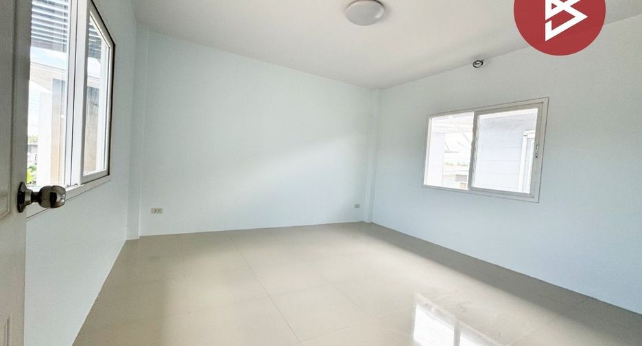 À vendre 2 chambres maison à Ban Bueng, Chonburi