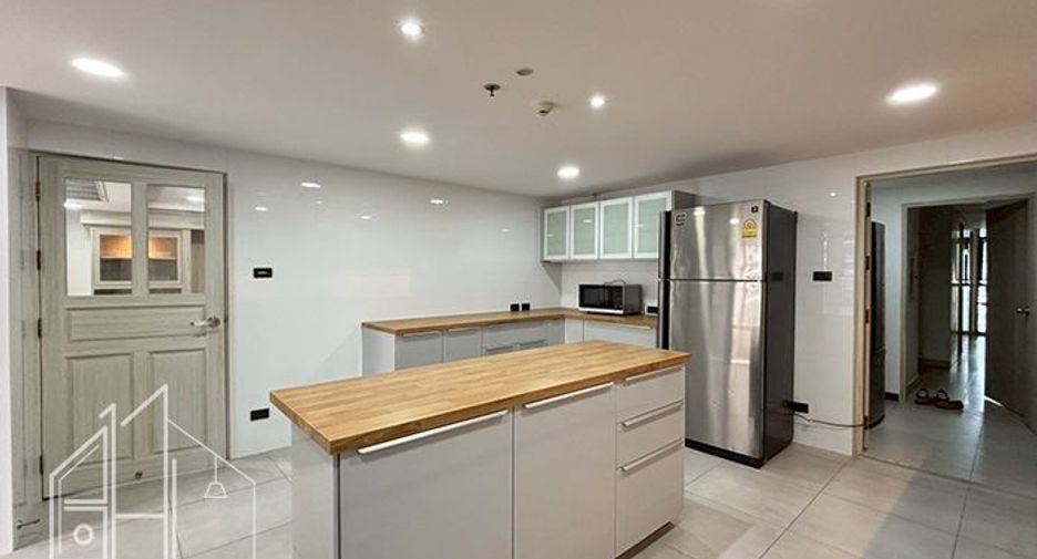 Apartment zur Miete mit 3 Zimmer in Watthana, Bangkok