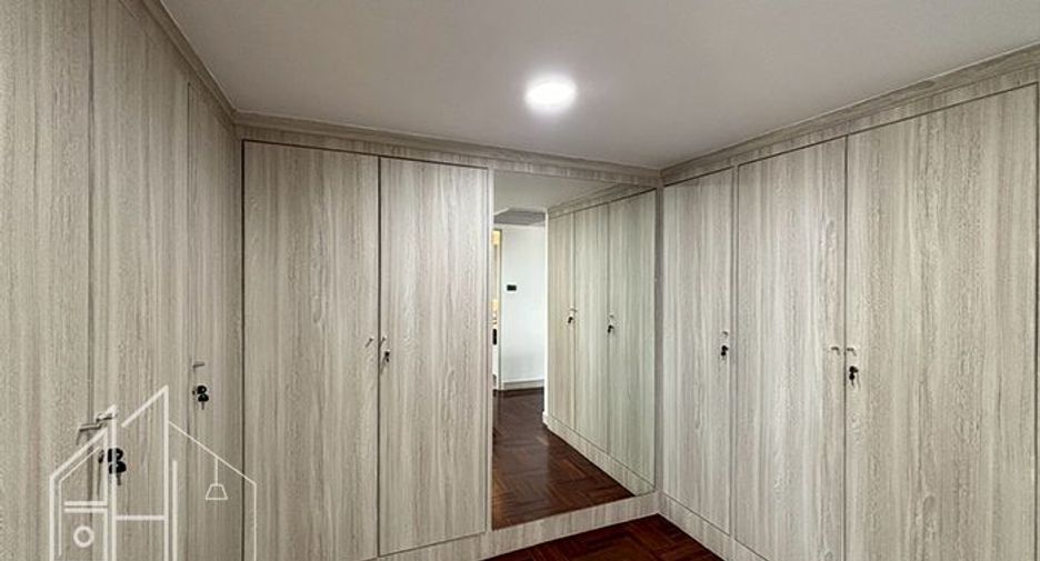 Apartment zur Miete mit 3 Zimmer in Watthana, Bangkok