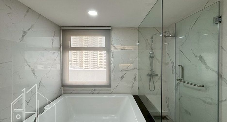 Apartment zur Miete mit 3 Zimmer in Watthana, Bangkok