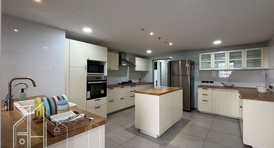 For rent 3 ベッドルーム condo in Watthana, Bangkok