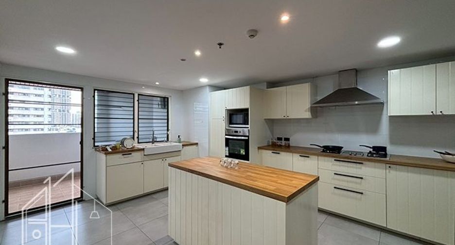 For rent 3 ベッドルーム condo in Watthana, Bangkok