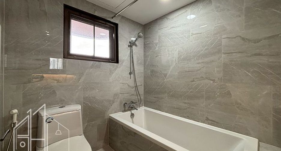 For rent 3 ベッドルーム condo in Watthana, Bangkok