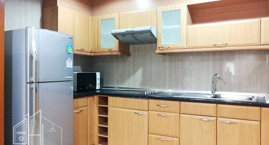 Condo en alquiler de 3 habitaciones en Watthana, Bangkok