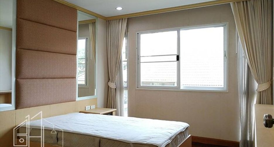Condo en alquiler de 3 habitaciones en Watthana, Bangkok