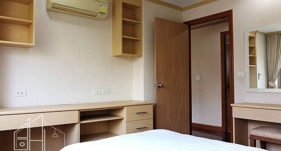 Condo en alquiler de 3 habitaciones en Watthana, Bangkok