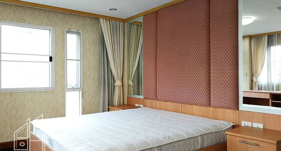Condo en alquiler de 3 habitaciones en Watthana, Bangkok