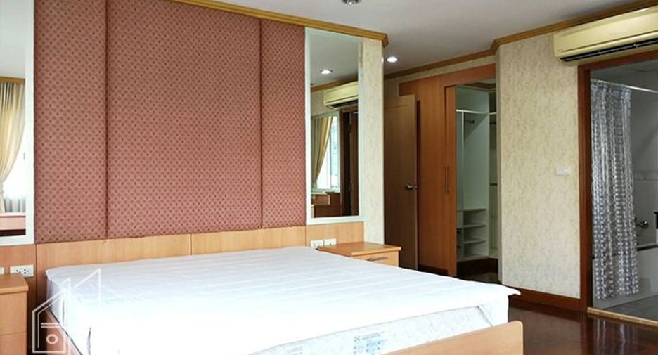 Condo en alquiler de 3 habitaciones en Watthana, Bangkok