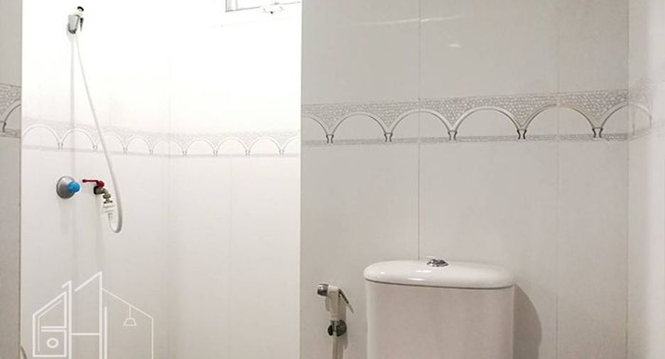 Condo en alquiler de 3 habitaciones en Watthana, Bangkok