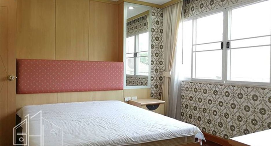 Condo en alquiler de 3 habitaciones en Watthana, Bangkok