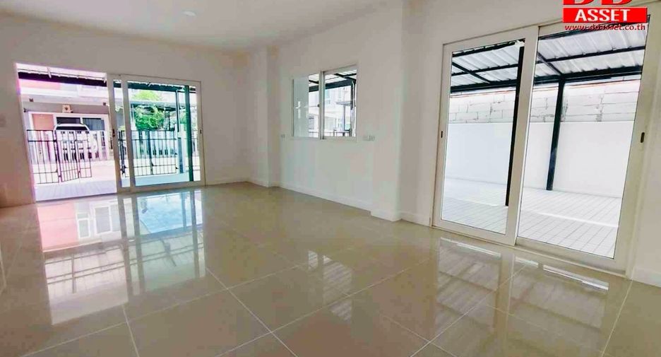 À vendre 3 chambres maison à Lam Luk Ka, Pathum Thani