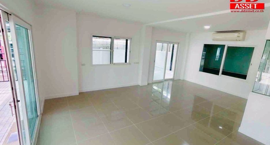 À vendre 3 chambres maison à Lam Luk Ka, Pathum Thani