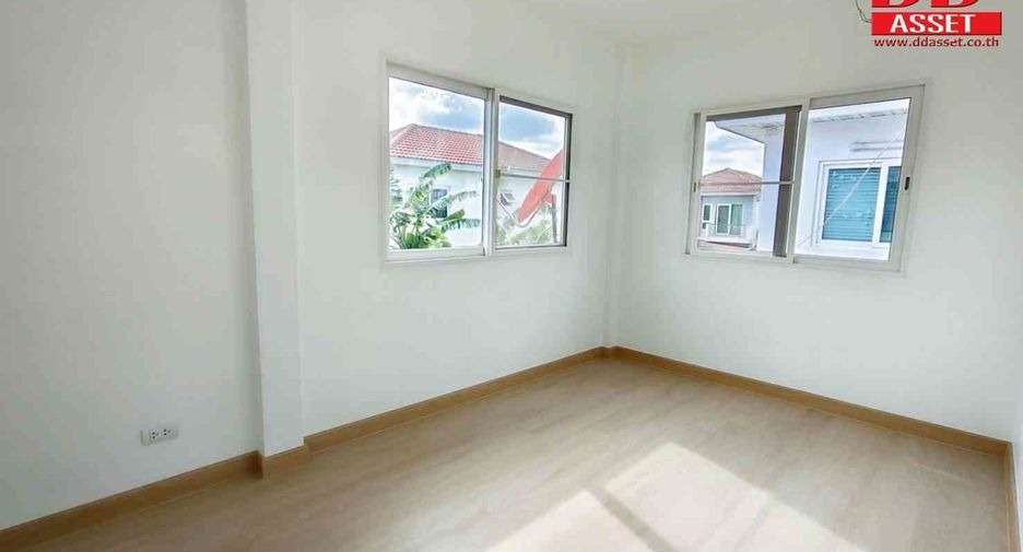 À vendre 3 chambres maison à Lam Luk Ka, Pathum Thani