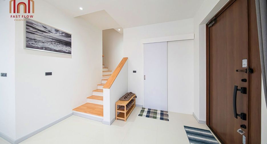 For sale 3 ベッドルーム house in Bang Kapi, Bangkok