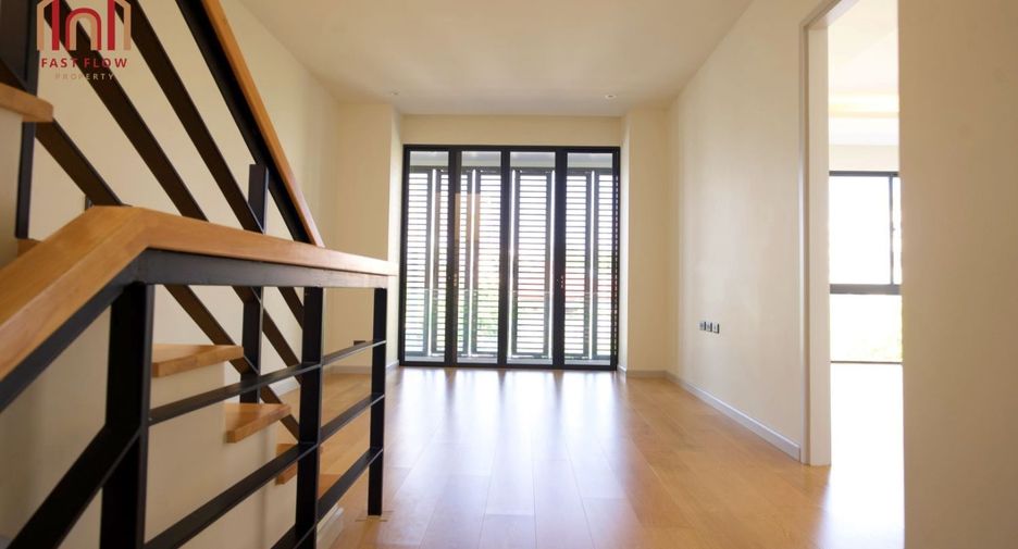 For sale 3 ベッドルーム house in Bang Kapi, Bangkok