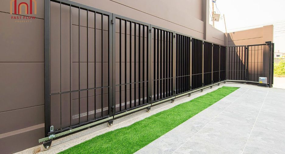 For sale 3 ベッドルーム house in Bang Kapi, Bangkok