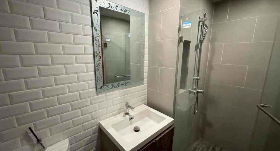 Wohnung zur Miete mit 1 Zimmer in Pathum Wan, Bangkok