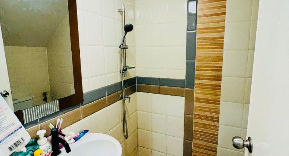 Продажа 4 спальни таунхаус в Пращет, Бангкок