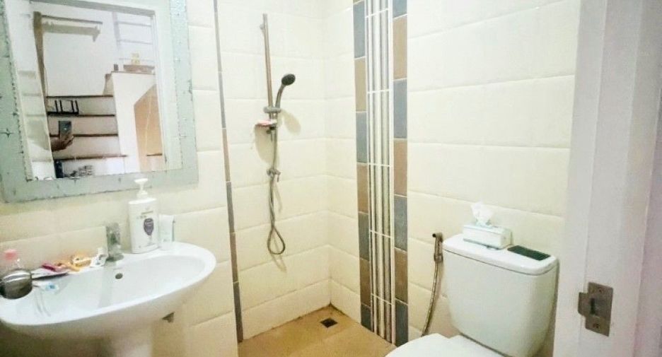 Продажа 4 спальни таунхаус в Пращет, Бангкок