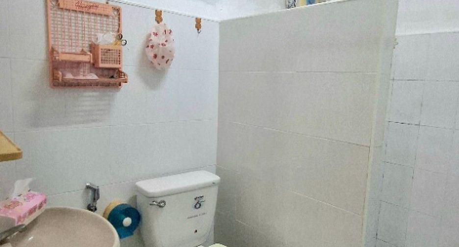 For sale 5 bedrooms house in Mueang Roi Et, Roi Et