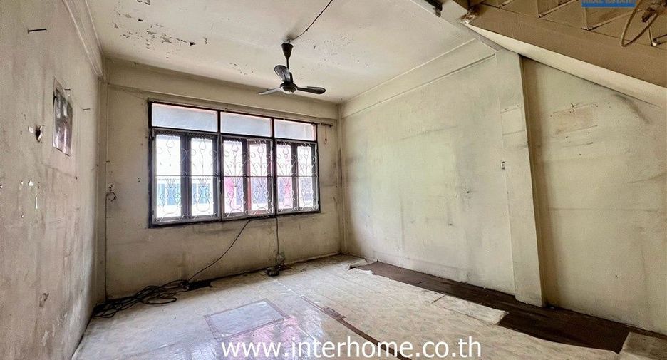 Gewerbefläche zum Kauf mit 2 Zimmer in Bang Kho Laem, Bangkok