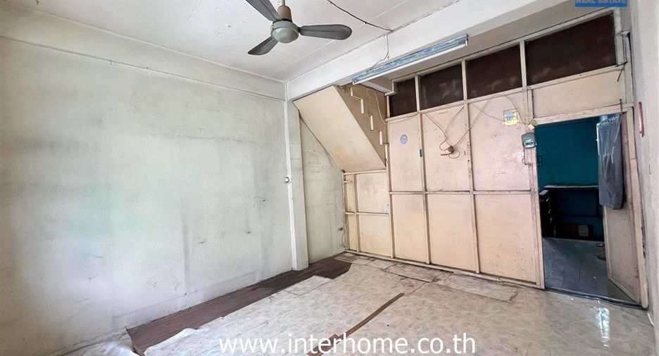 Gewerbefläche zum Kauf mit 2 Zimmer in Bang Kho Laem, Bangkok