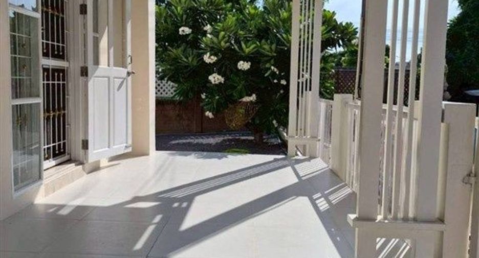 À vendre 4 chambres maison de ville à Mueang Samut Sakhon, Samut Sakhon