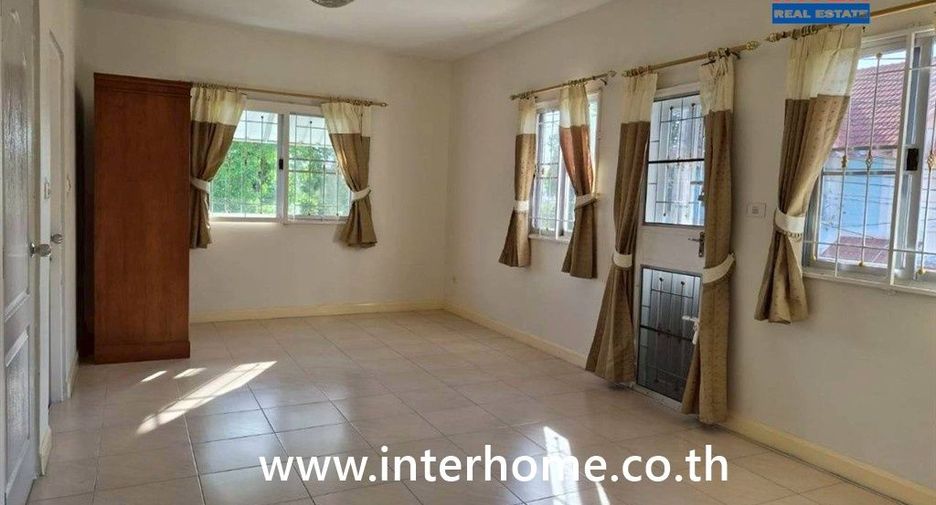 À vendre 4 chambres maison de ville à Mueang Samut Sakhon, Samut Sakhon
